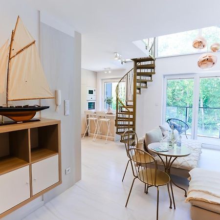 M&K Apartamenty Sailors Golden Yacht, Gdansk - Wyspa Sobieszewska エクステリア 写真