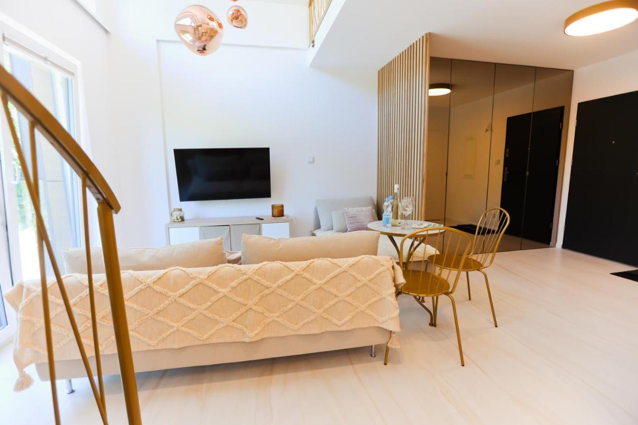 M&K Apartamenty Sailors Golden Yacht, Gdansk - Wyspa Sobieszewska エクステリア 写真
